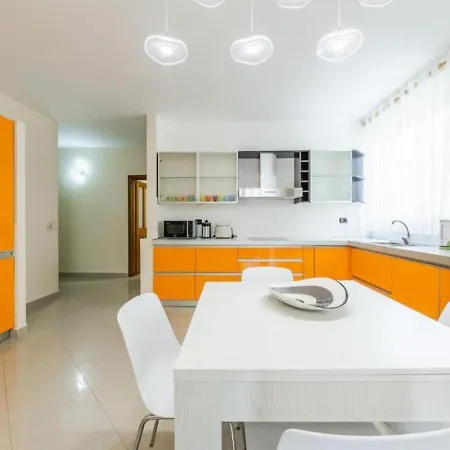 Palm Promenade Retreat By Ps