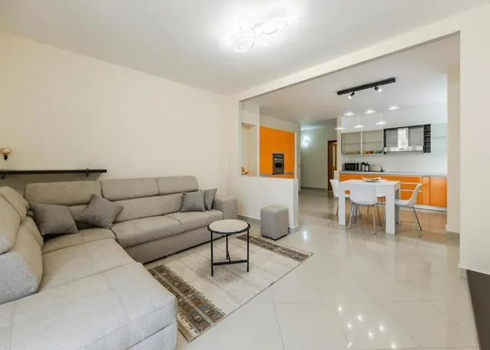 Palm Promenade Retreat By Ps *