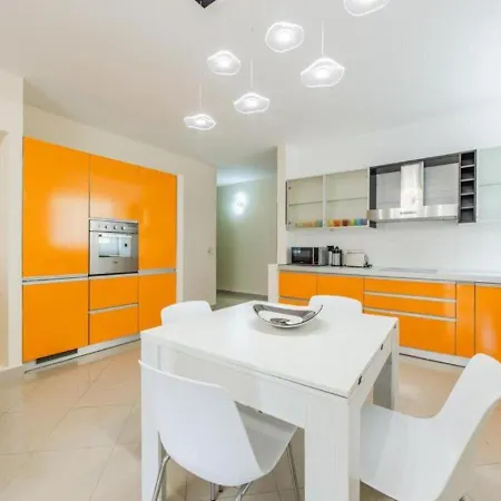 Palm Promenade Retreat By Premium Selection