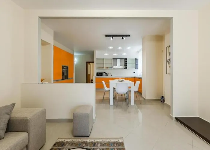 Palm Promenade Retreat By Ps Durrës